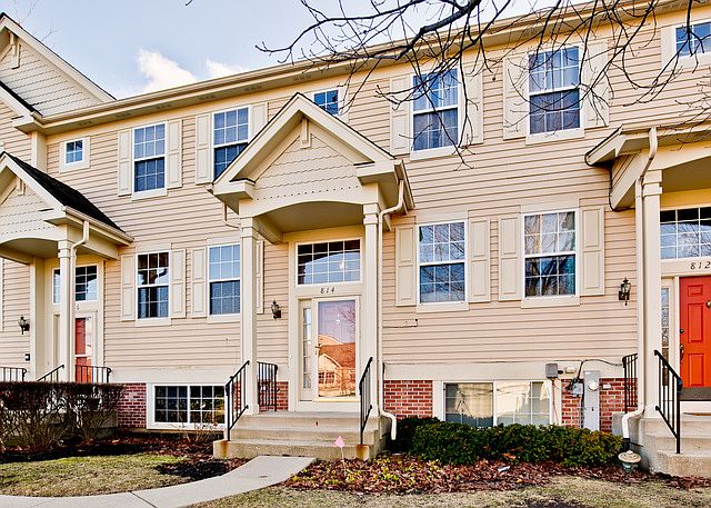 1st image of 814 Essex Cir
