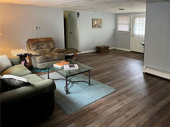 3rd image of 16 Palomino Dr