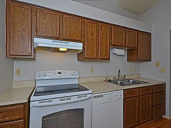 4th image of 11329 E Dunshire Dr