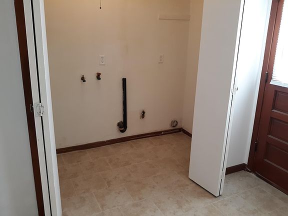 3rd image of 532 Homewood Pl #532