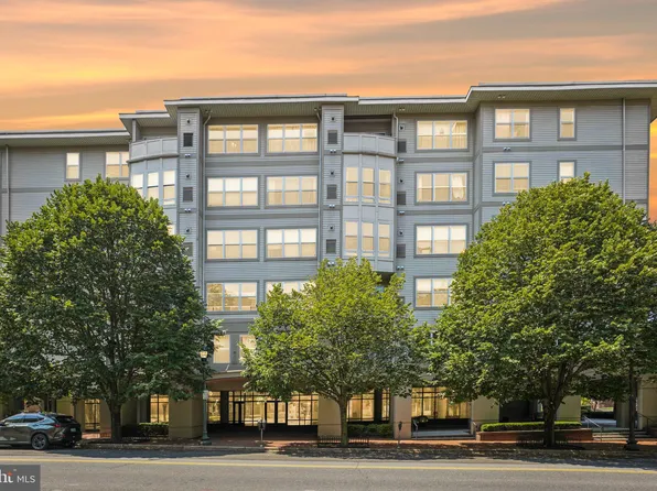 8045 Newell St APT 217, Silver Spring, MD 20910