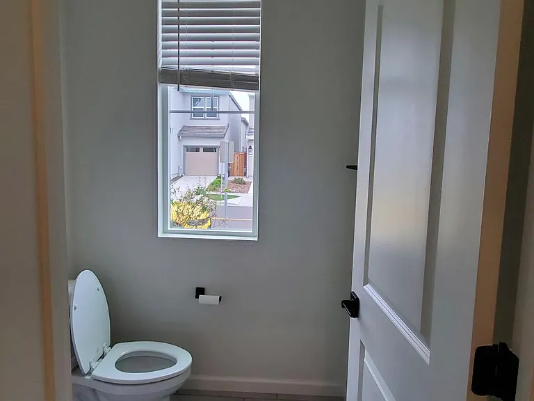 2433 Buzz Aldrin Way — Photo 39