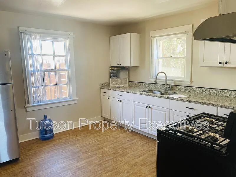 2 bed, 1.0 bath, 1000 sqft, $1,150 — Photo 2