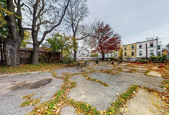 Sold by Dorsa Group | media 33