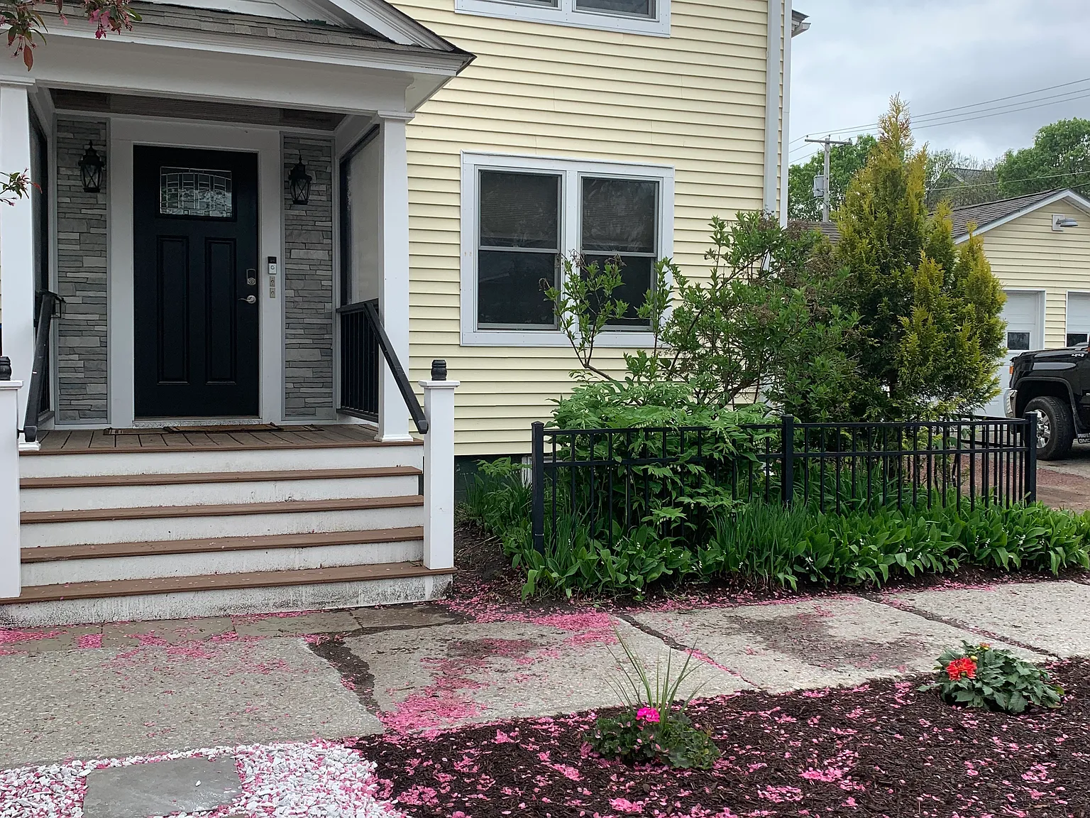3 Oak St — Photo 4