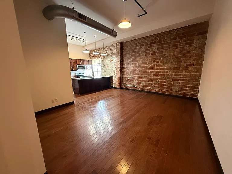 107 N Detroit Ave — Photo 9