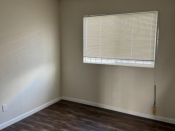 4th image of 518 Mark Avenue