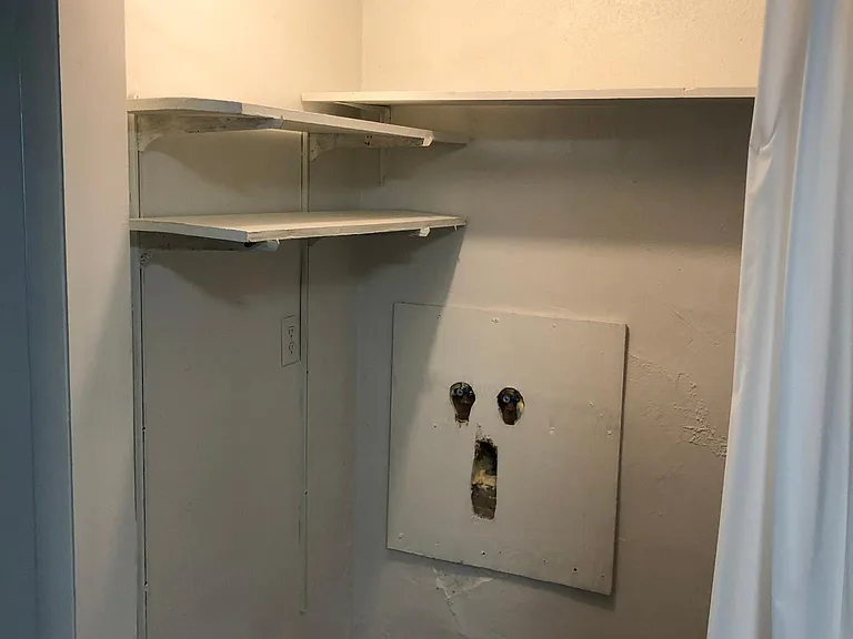 9 Woodland Hills Dr #3 — Photo 4