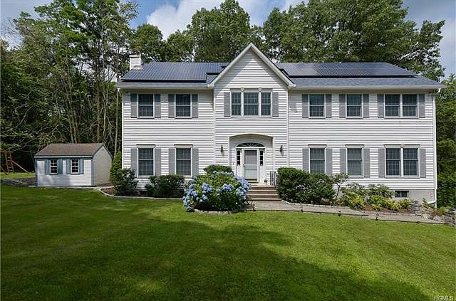 1st image of 7 Rockwood Hl