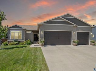 5205 S Eastwind Ave, Sioux Falls, SD 57108