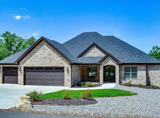 10 Piocha Ln, Hot Springs Village, AR 71909