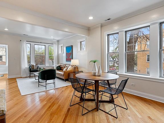2nd image of 3121 W Belle Plaine Ave #2W