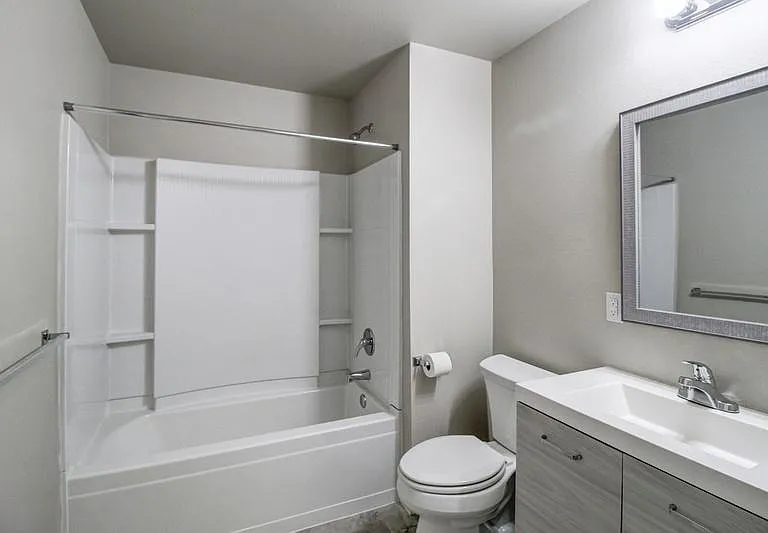 Allenmore Brownstones — Photo 44