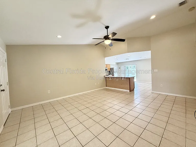 939 Pecan St — Photo 2