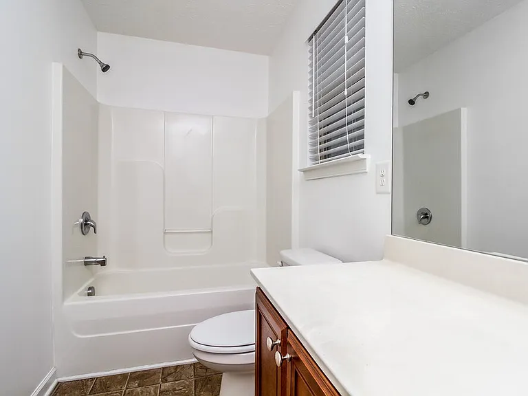 1096 Shire Dr — Photo 13