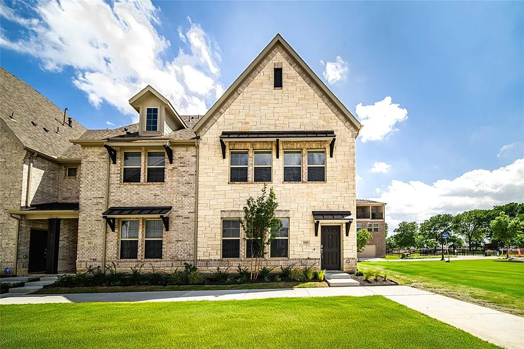 4 bed, 3.5 bath, 2098 sqft, $3,000 — Photo 1