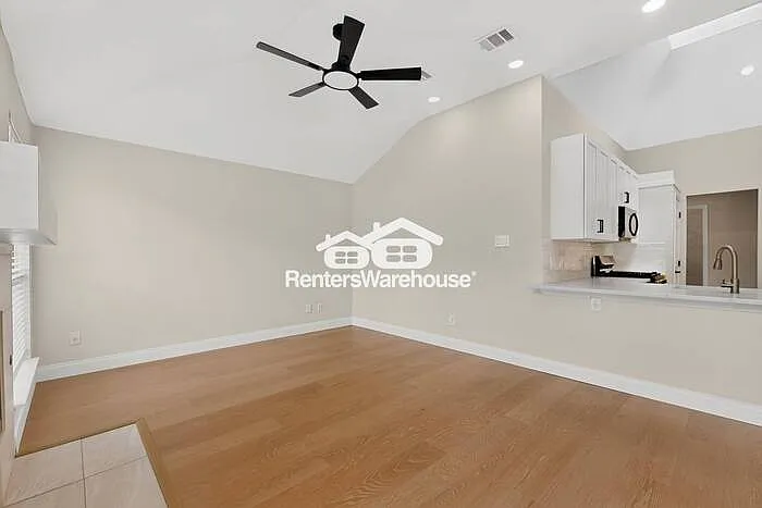 9113 Warren Dr — Photo 16