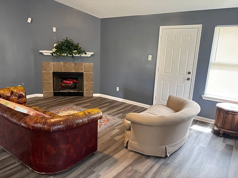 2403 Orchard Run Way — Photo 8