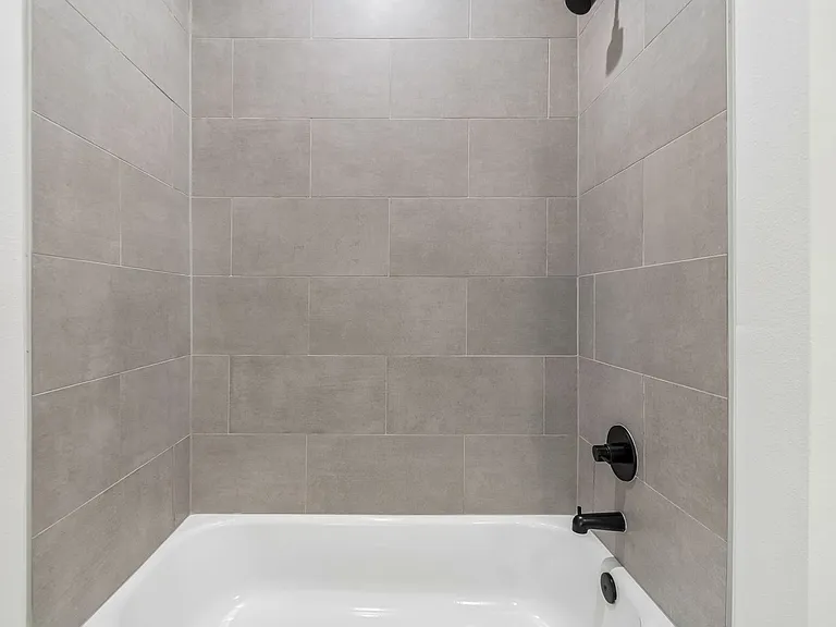 1218 E Kay St #14 — Photo 43