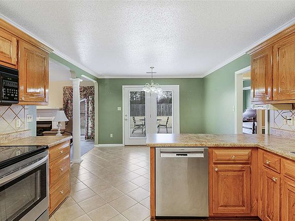 5th image of 244 Chapel Creek Dr