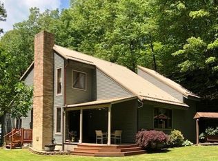 306 Happy Ln, Canvas, WV 26662