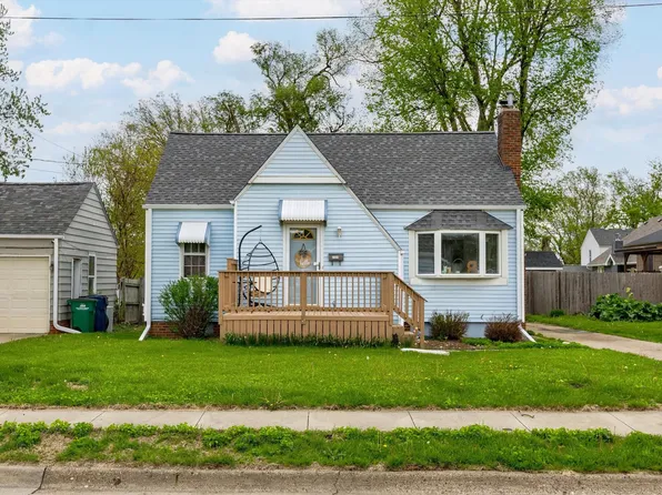 3909 68th St, Urbandale, IA 50322