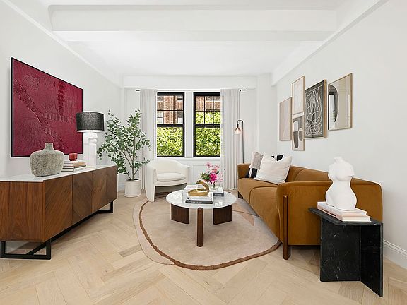 3rd image of 27 W 72nd St #312