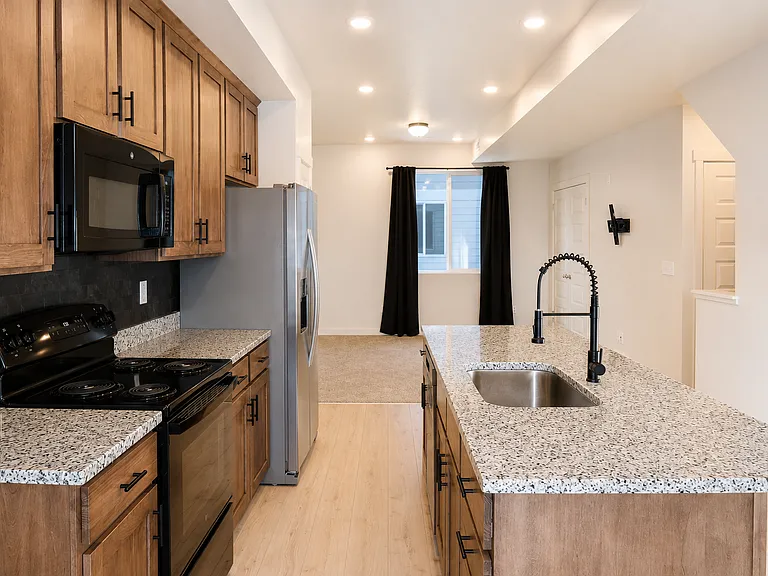 1146 S Redwood Rd #1004 — Photo 3