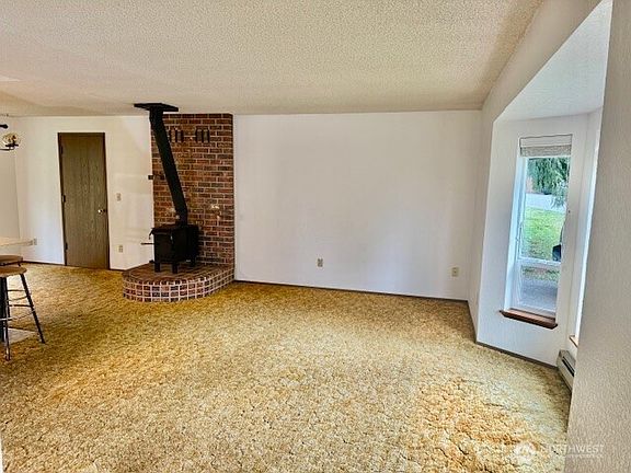 4th image of 21215 81st Avenue NW
