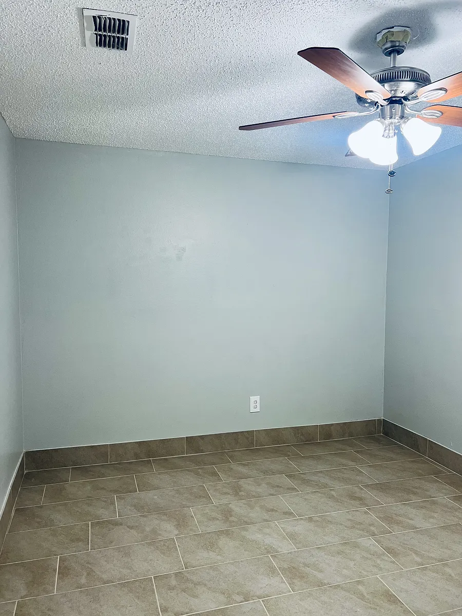 Building Photo - 2386 Harbor Town Dr