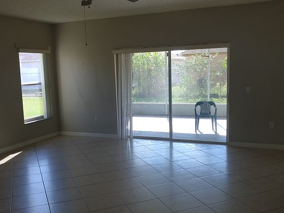 2nd image of 543 Brentford Ct