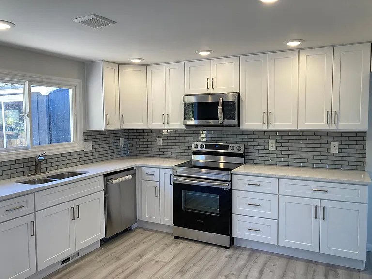 1327 N Fir St — Photo 10