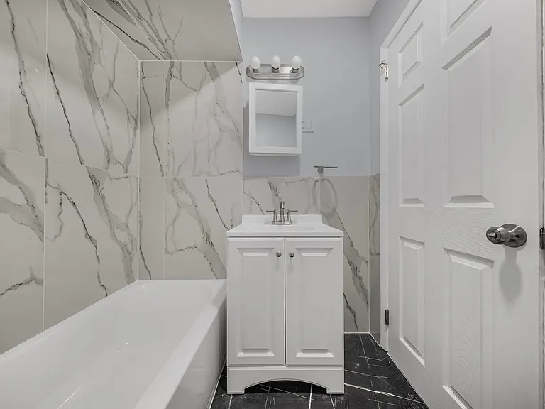 15 Tuttle St — Photo 11