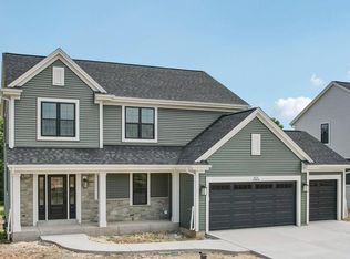 N174W20616 Laurel Springs CIRCLE, Jackson, WI 53037