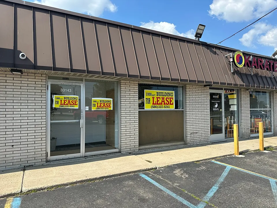 33143 Southbound Gratiot Ave