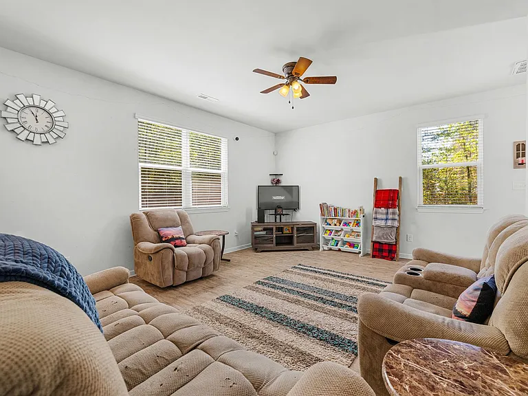 206 J Belton Ct — Photo 27