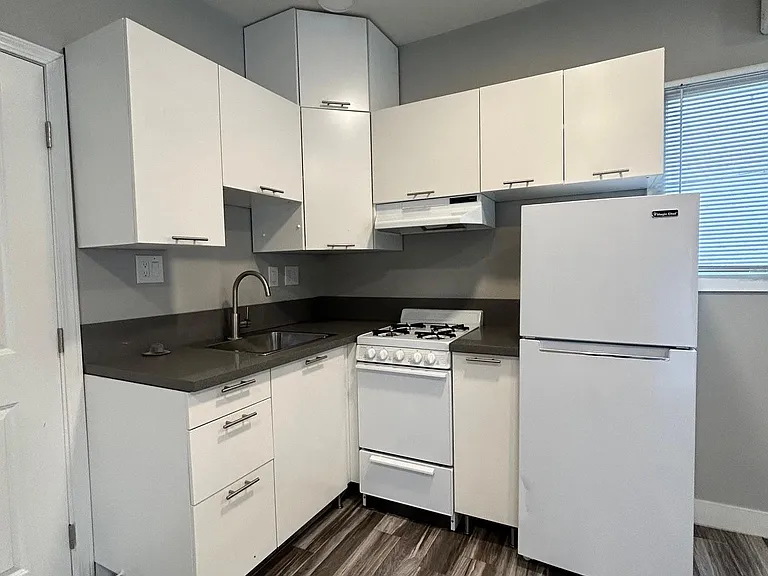 Appliances included