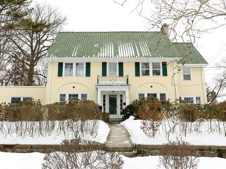 1st image of 125 Beach Ave