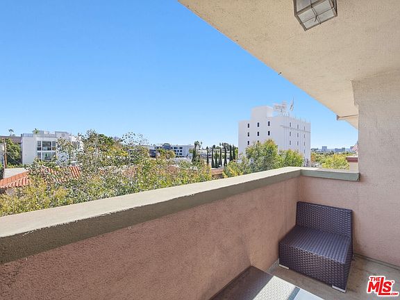 3rd image of 1121 N Olive Dr APT 302