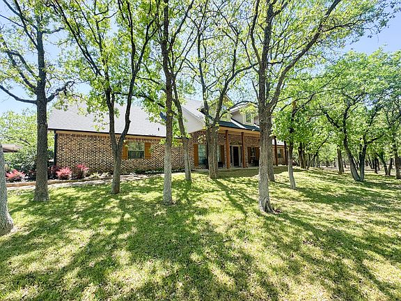 2nd image of 505 Spring Valley Rd