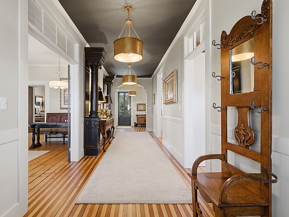 4th image of 597 Pequot Avenue