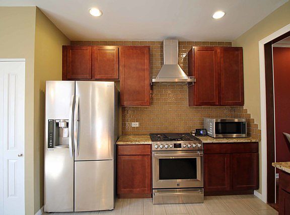 3rd image of 18561 W Point Dr