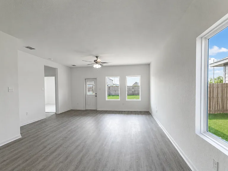11130 Hollinger Cir — Photo 12