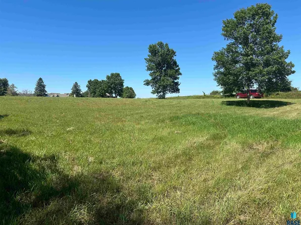 Paradise Cir, White, SD 57276