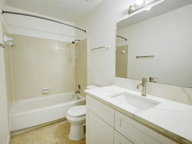 2114 Greenbriar Colony Dr — Photo 22