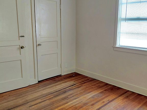 5th image of 1729 Shirley Dr
