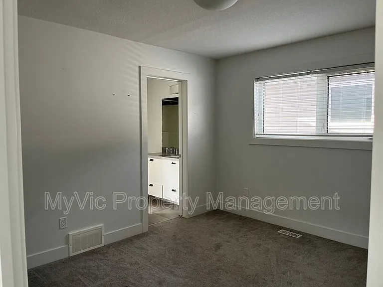 8724 150th St NW #UPPER — Photo 7