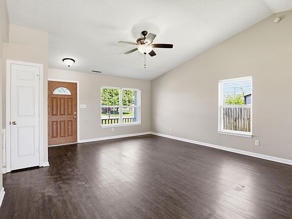 2nd image of 952 Pine Ridge Way
