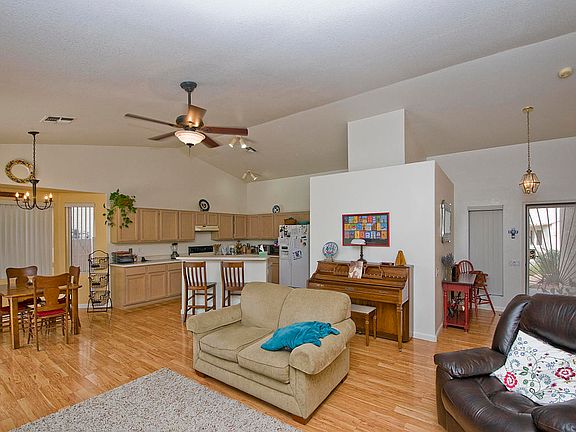 5th image of 943 S Suncove Dr