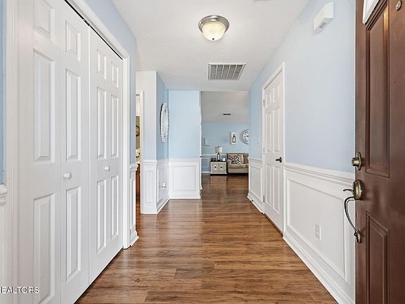 4th image of 815 Spring Park Rd